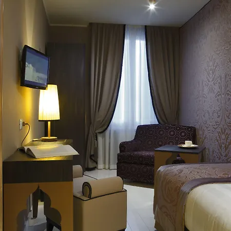 מלון Arcadia Boutique 3*